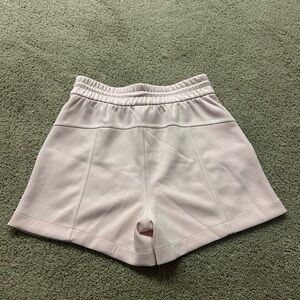 Lululemon Softstreme High-Rise Short 4"
Flush Pink